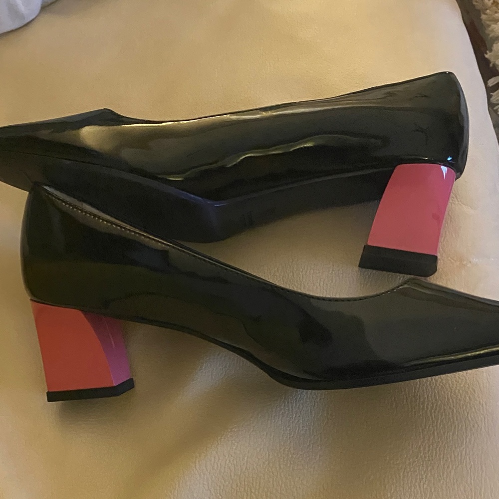 Elegant Black and Pink Block Heel Pumps
